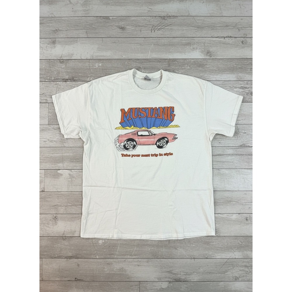 NWT Men's L Junk Food Clothing Off-White Mustang Graphic T-Shirt